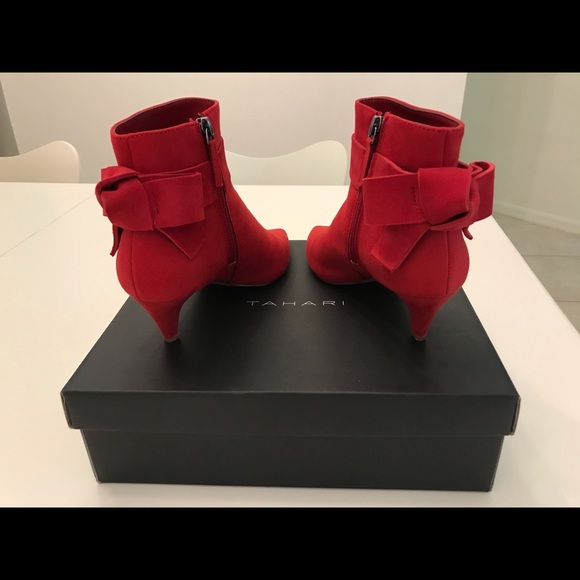 Sexy red ankle boots with bows! - Picture 3 of 4